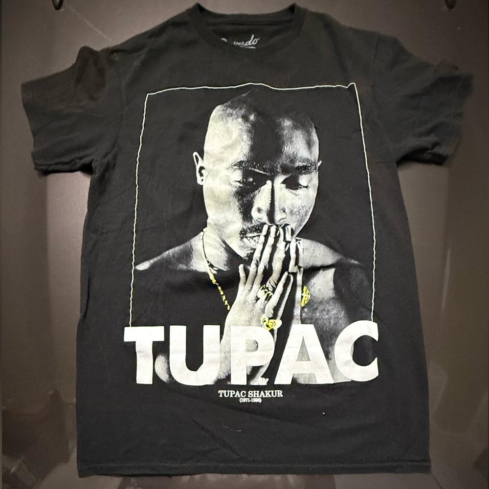Tupac Praying Hands T Shirt With Gold Colored Jewelry